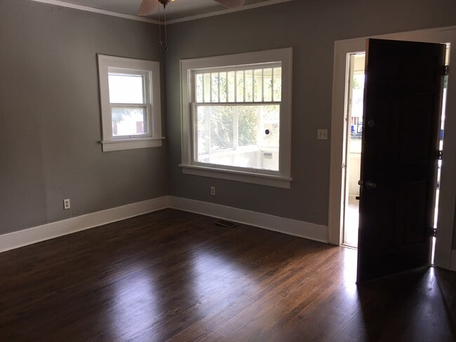 Building Photo - 2725 E 1st St