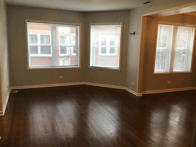 Building Photo - 4423 N Lawndale Ave