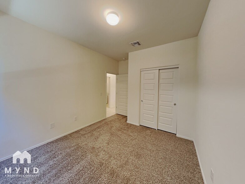 Building Photo - 2549 Calle Palta