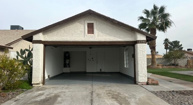 Building Photo - 2 BETHROOMS 2 BATHROOMS  2 CAR GARAGE HOUSE AVAILABLE FOR RENT