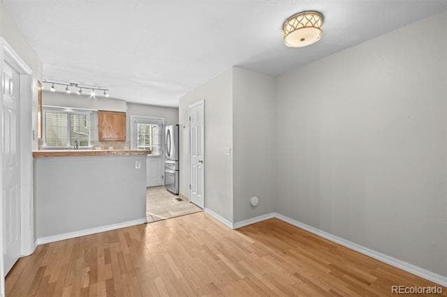 Building Photo - 10857 Summerset Way