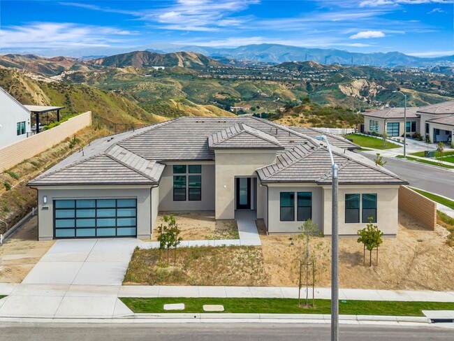 Building Photo - 30000 N Camino los Robles