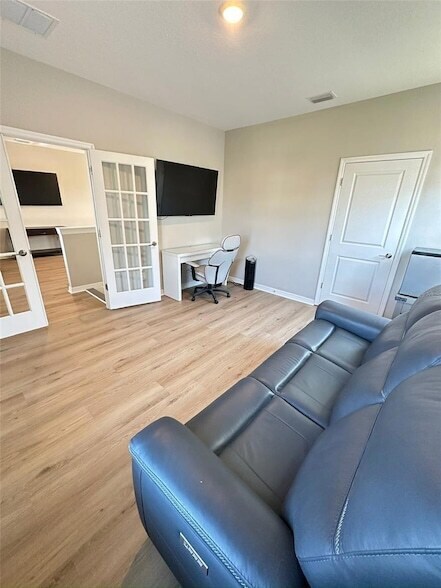 Building Photo - 33805 Astoria Cir