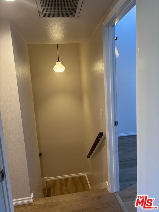 Building Photo - 557 E Verdugo Ave