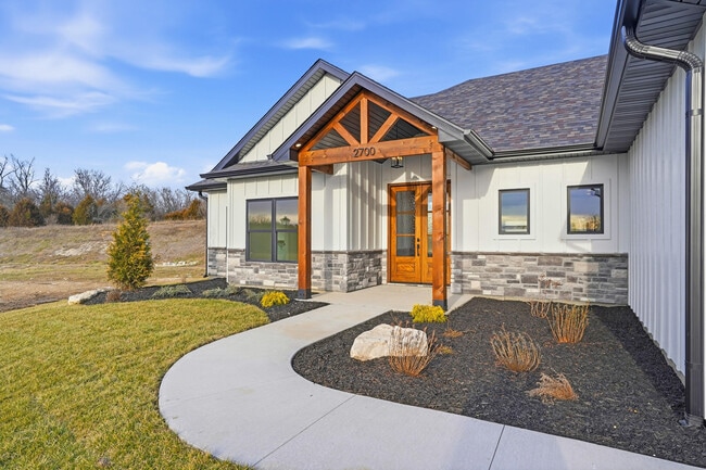 Building Photo - 2700 Easley Cabin Cir