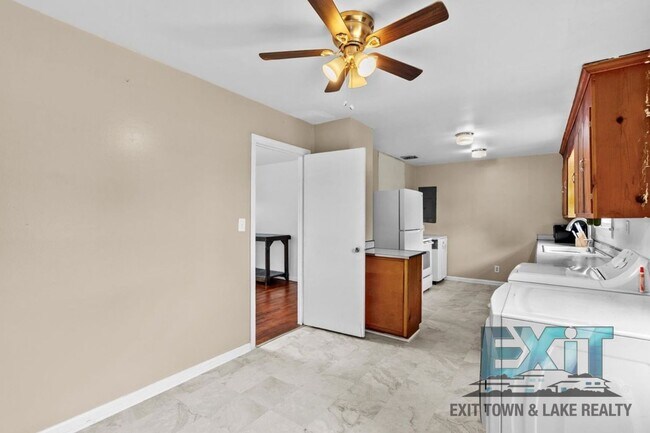 Building Photo - Charming 3BR Home in Jarratt - Convenient Location Near I-95