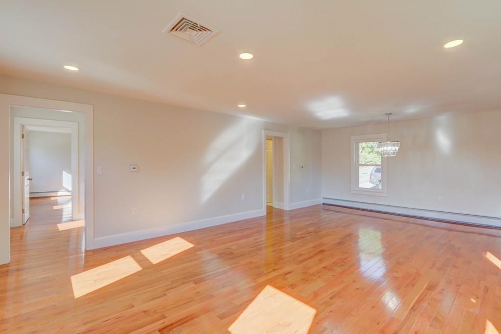 Building Photo - 45 Frairy St