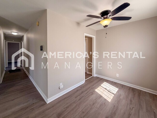 Building Photo - Updated Home for Rent in Birmingham, AL - Just minutes from Oxmoor Road!