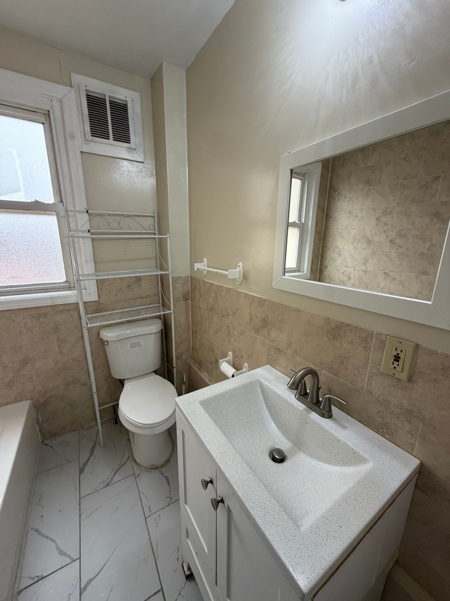 Building Photo - 44 Webster St