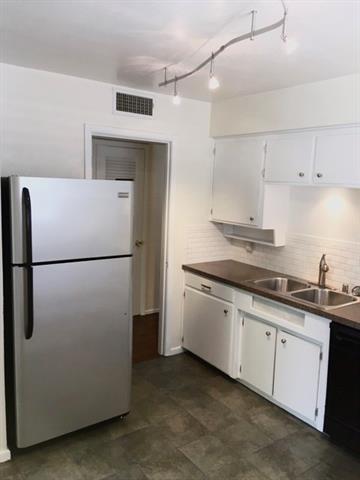 Building Photo - 3812 E Washburn Ave