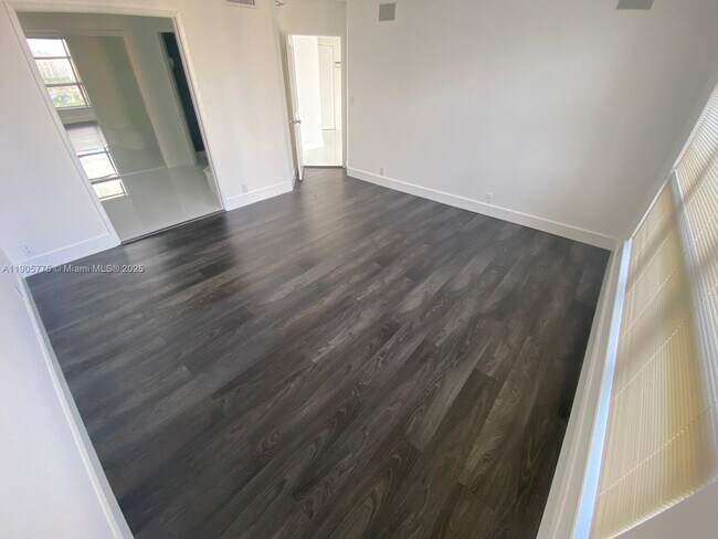 Building Photo - 19101 Mystic Pointe Dr