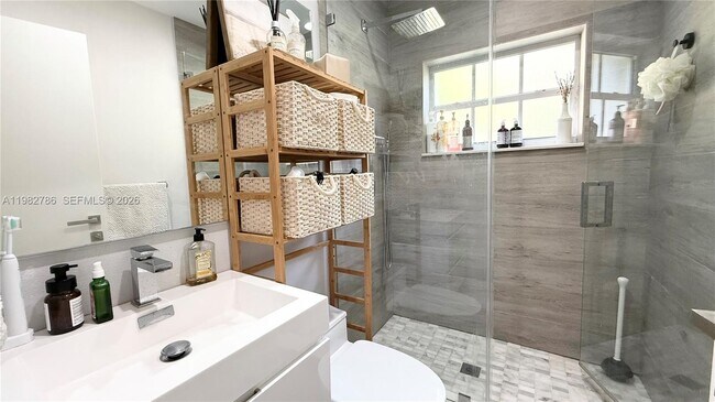 Building Photo - 5785 SW 54th Terrace