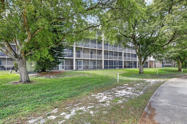 Building Photo - 9470 Tangerine Pl