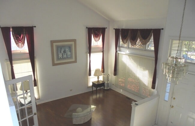 Building Photo - 1120 Fieldstone Ln