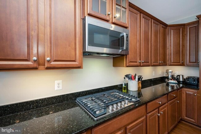 Building Photo - 7519 Edington Dr