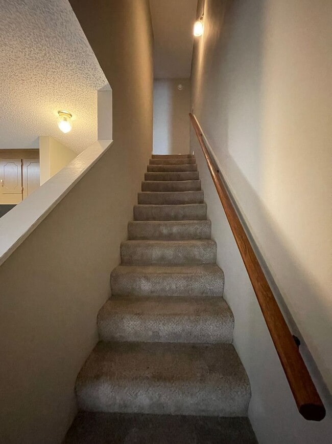 Building Photo - Rolling Acres