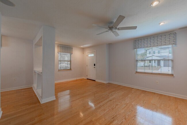 Building Photo - Charming Riverside Heights Rental – Update...