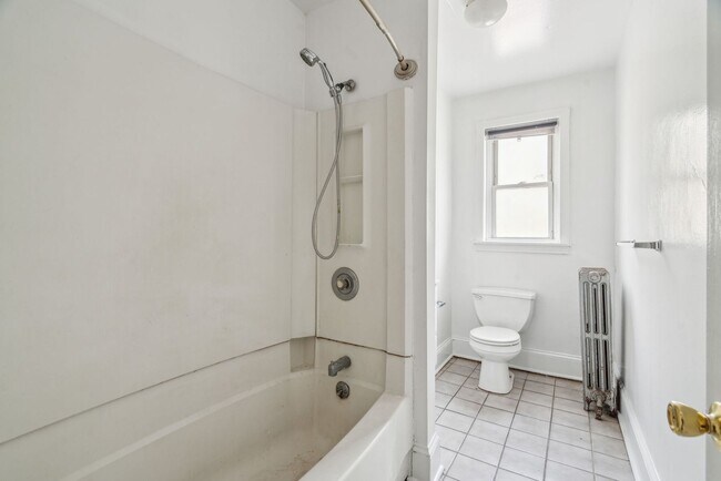 Building Photo - 4159 Ridge Ave