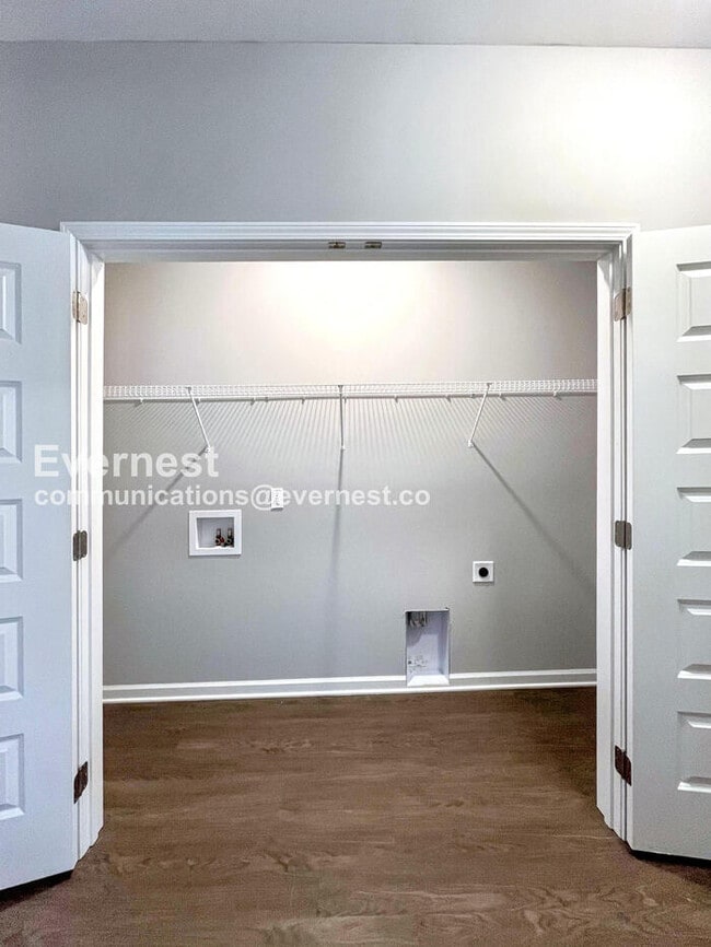 Building Photo - 1413 Pipeline Ave