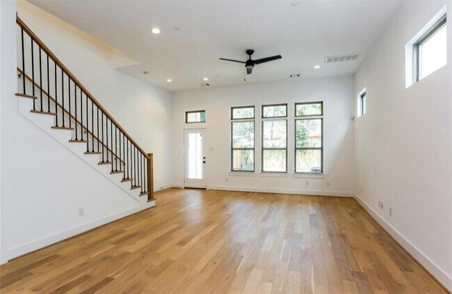 Building Photo - 3036 Truxillo St