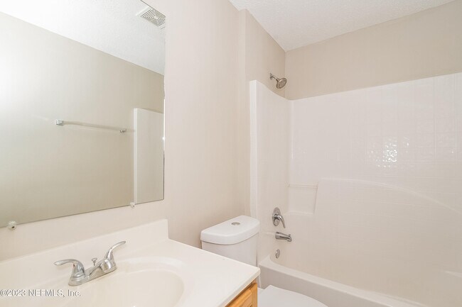 Building Photo - 3214 Garden Acres Ct E