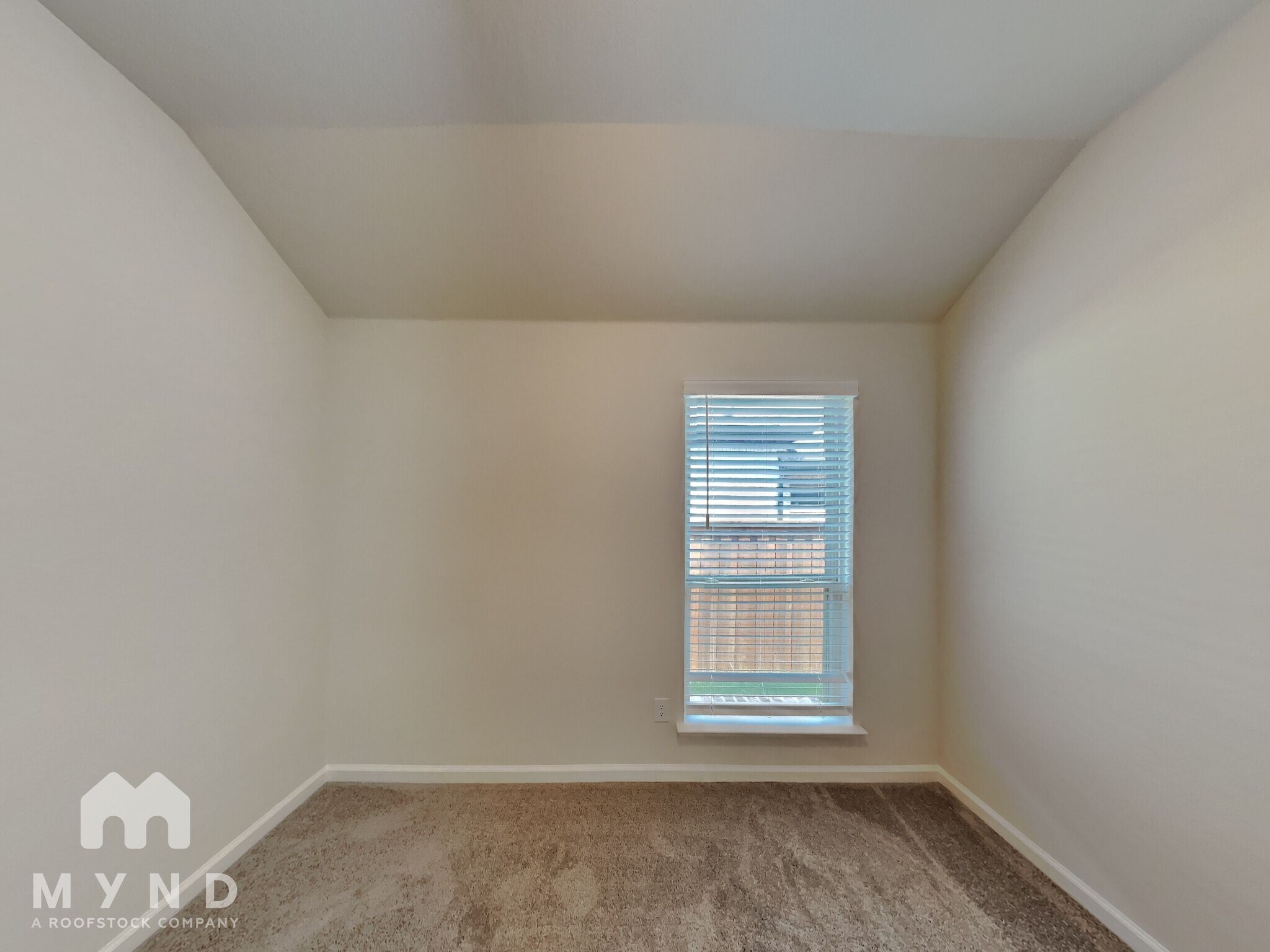 Building Photo - 3128 Cottontail Dr