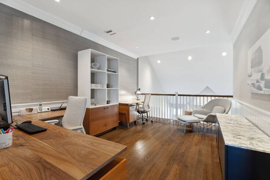 Building Photo - 1404 High Pond Ln