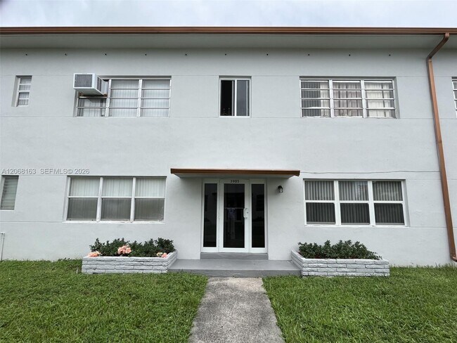 Building Photo - 3911 W Flagler St