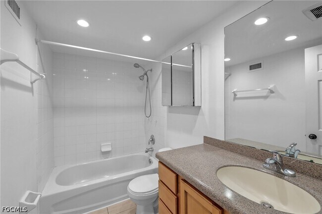 Building Photo - 864 Courtington Ln