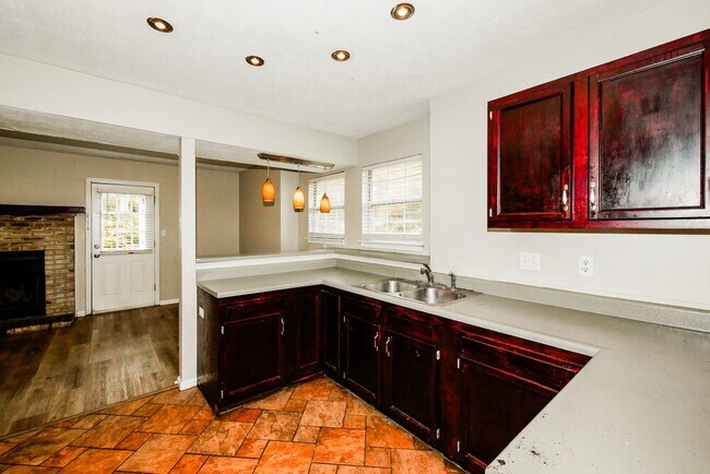 Building Photo - 3377 W 52nd St