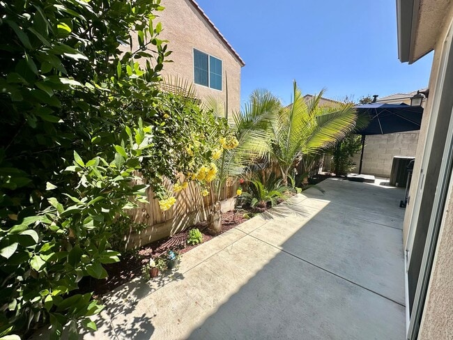 Building Photo - Stunning 3-Bed, 2.5-Bath Home Near Clovis ...