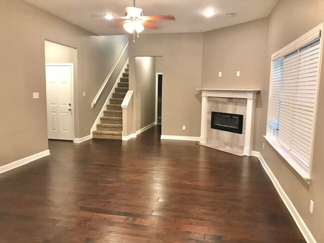 Building Photo - Now Leasing a 5-Bedroom 3 Bath Home in Oli...