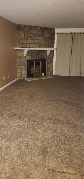 Building Photo - 14192 E Colorado Dr