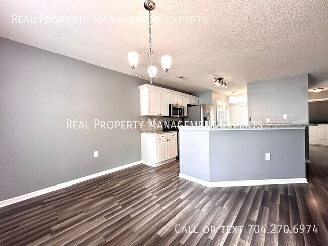 Building Photo - 7603 Rolling Meadows Ln