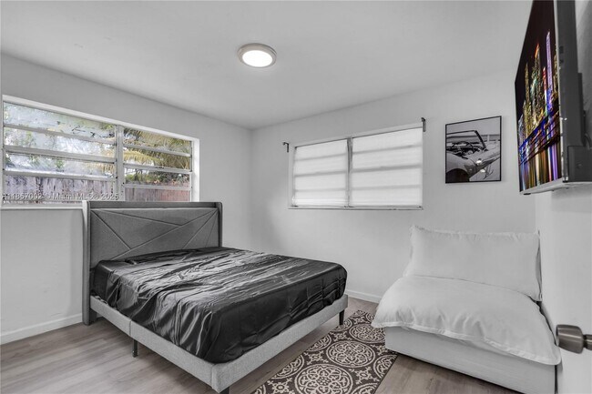 Building Photo - 3494 SW 56th Ave