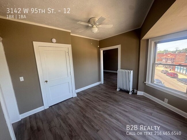 Building Photo - 3142 W 95th St