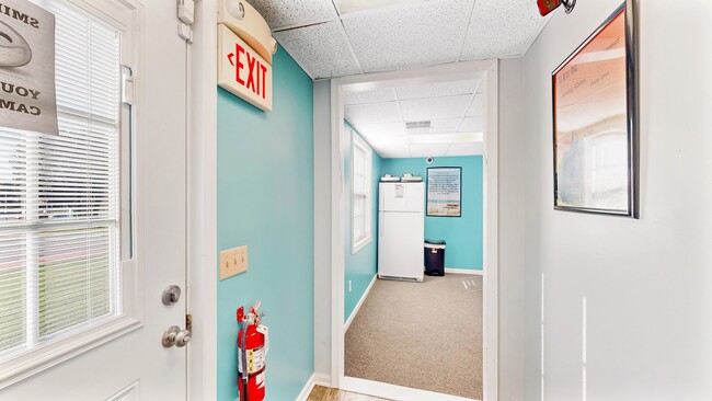 Building Photo - 383 W North St