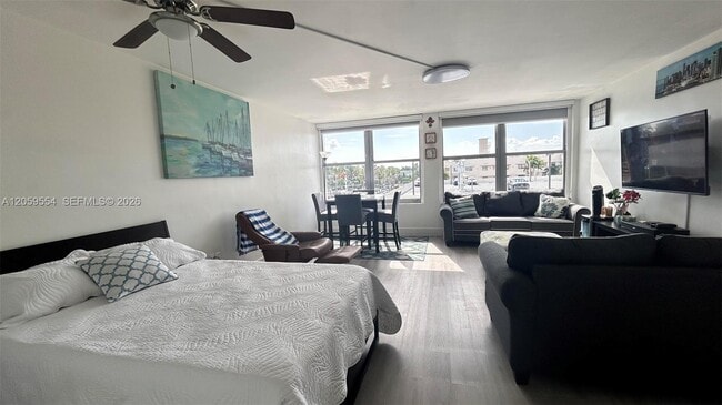 Building Photo - 2899 Collins Ave