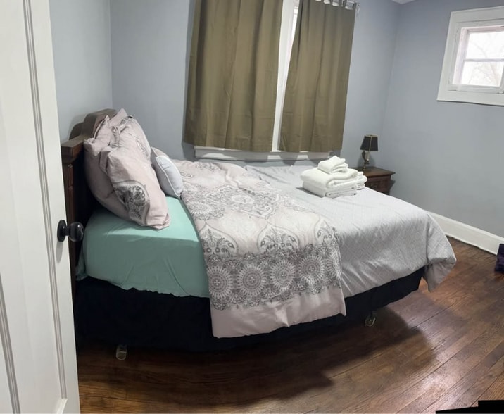 Building Photo - 2636 Pasadena St