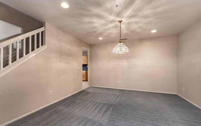 Building Photo - Spacious Home with Loft and Big Backyard