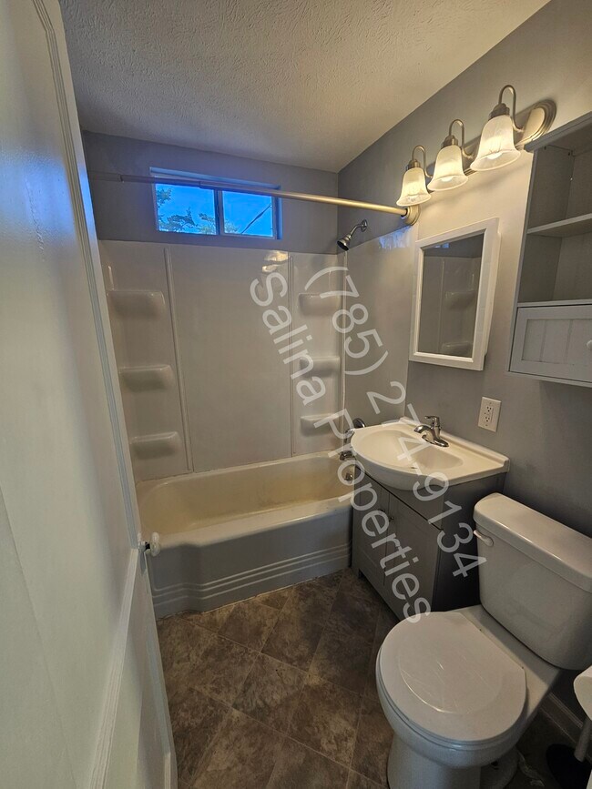 201 E Kirwin Ave 201 E Kirwin Ave Salina KS 67401 Apartment Finder