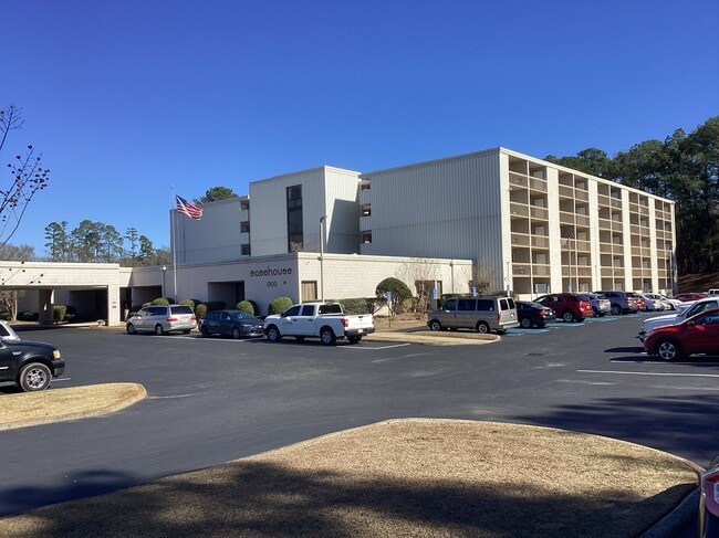 Primary Photo - Easehouse Apartments