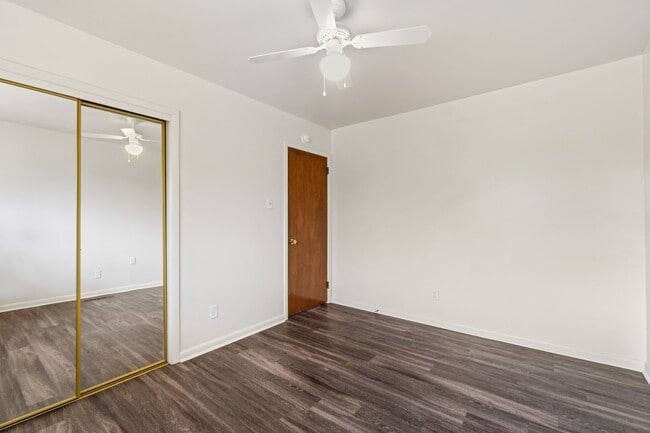 Building Photo - 1606 Savannah Dr