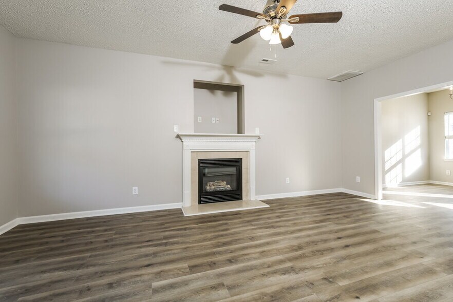 Building Photo - 6920 Spanglers Spring Way