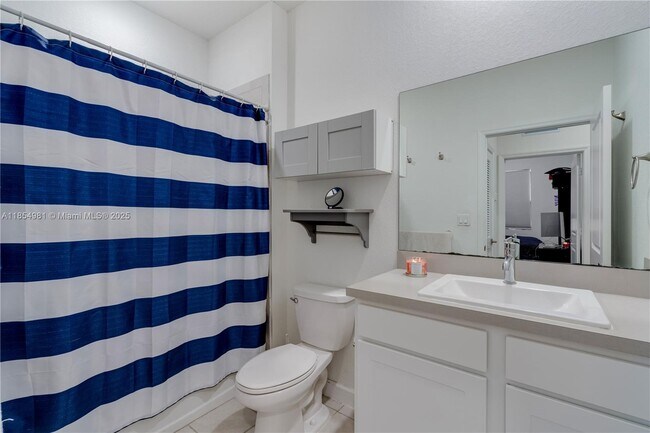 Building Photo - 1150 SW 6th Ave