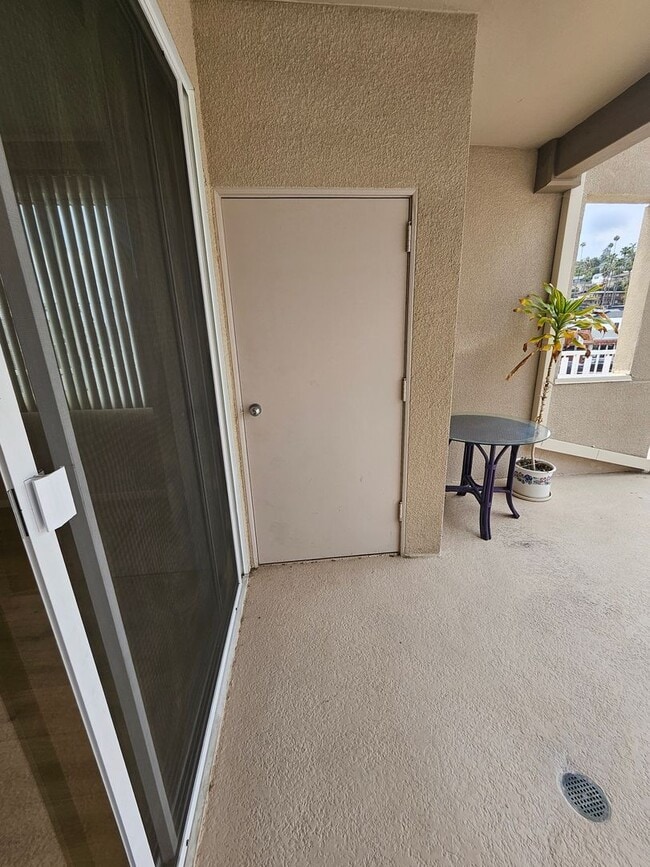 Building Photo - 2 BD/2BA Condo in the La Mesa Village
