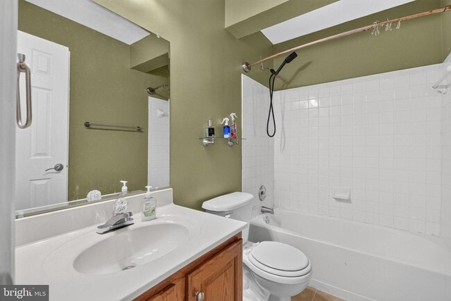 Building Photo - 13016 Pilgrims Inn Dr