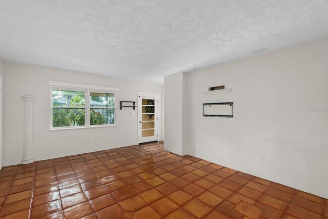 Building Photo - 3228 1st Ave W