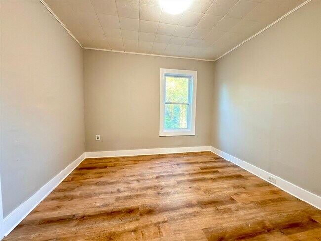 Building Photo - 16 1/2 Winslow St