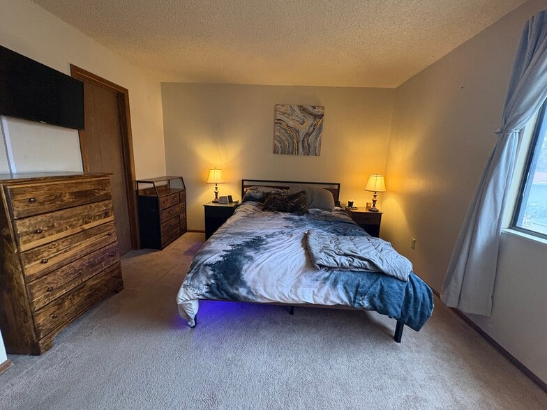 Building Photo - 2482 Astrozon Cir